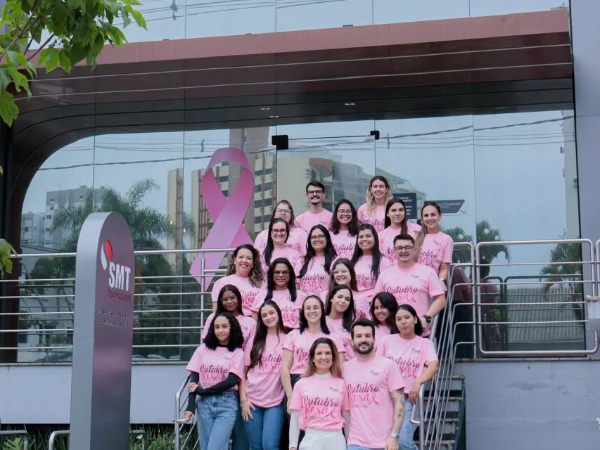 Equipe da SMT Ocupacional em frente à unidade de Itajaí